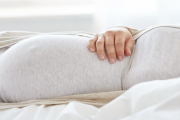 Θέσεις ύπνου κατά τη διάρκεια της εγκυμοσύνης (video)